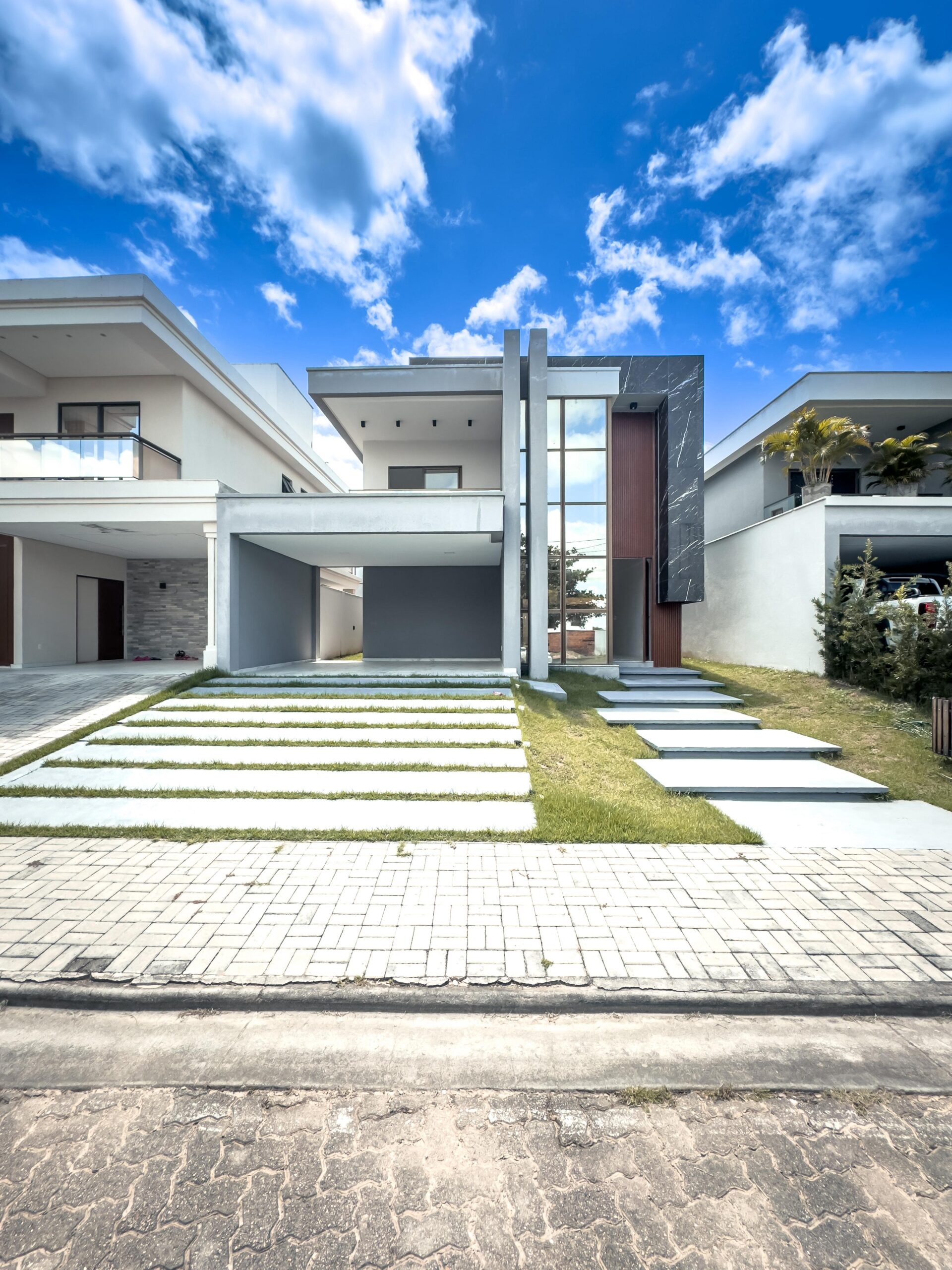 Excelente Oportunidade no Jardins do Lago – Casa Duplex à venda com 248m²