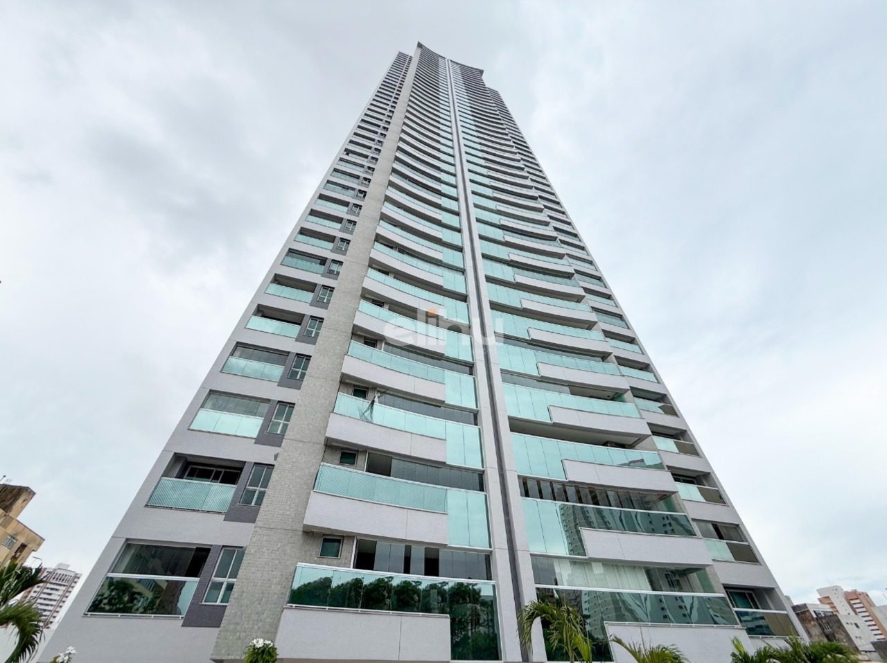 Apartamento Alto Padrão de 188m2 e 4 suítes no Meireles