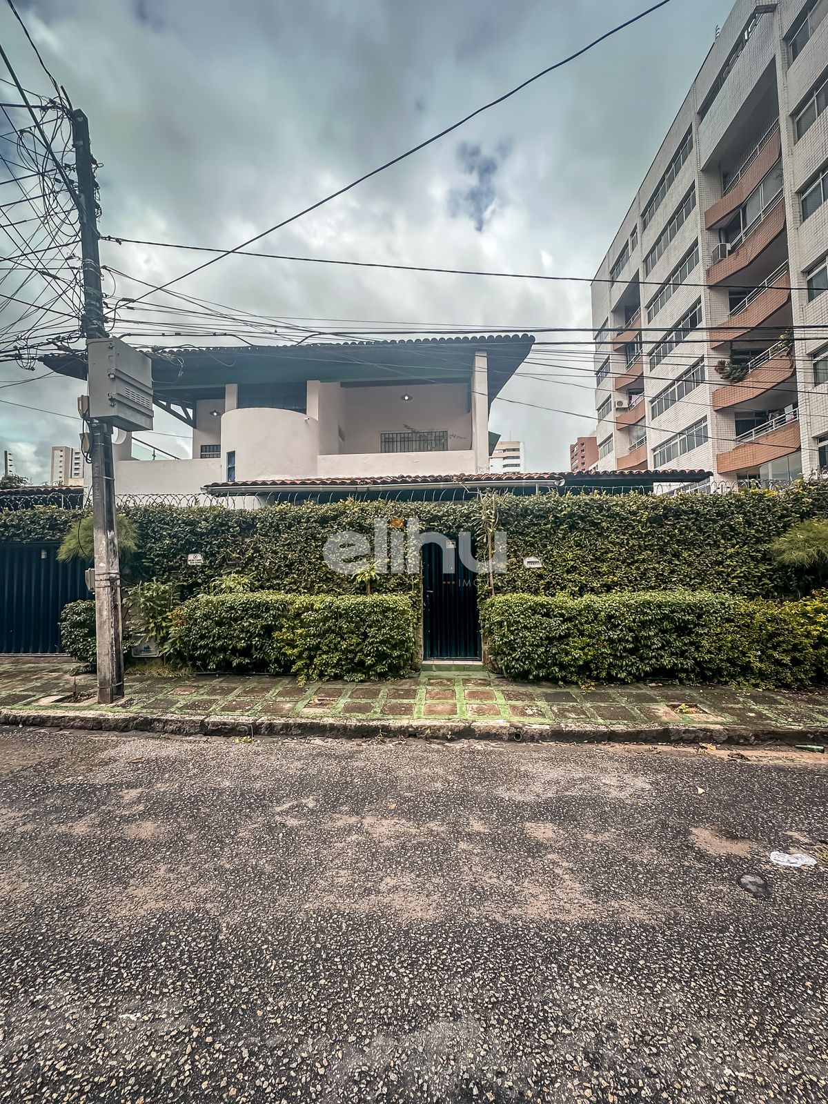 Casa na Aldeota de 250m2 com 5 quartos