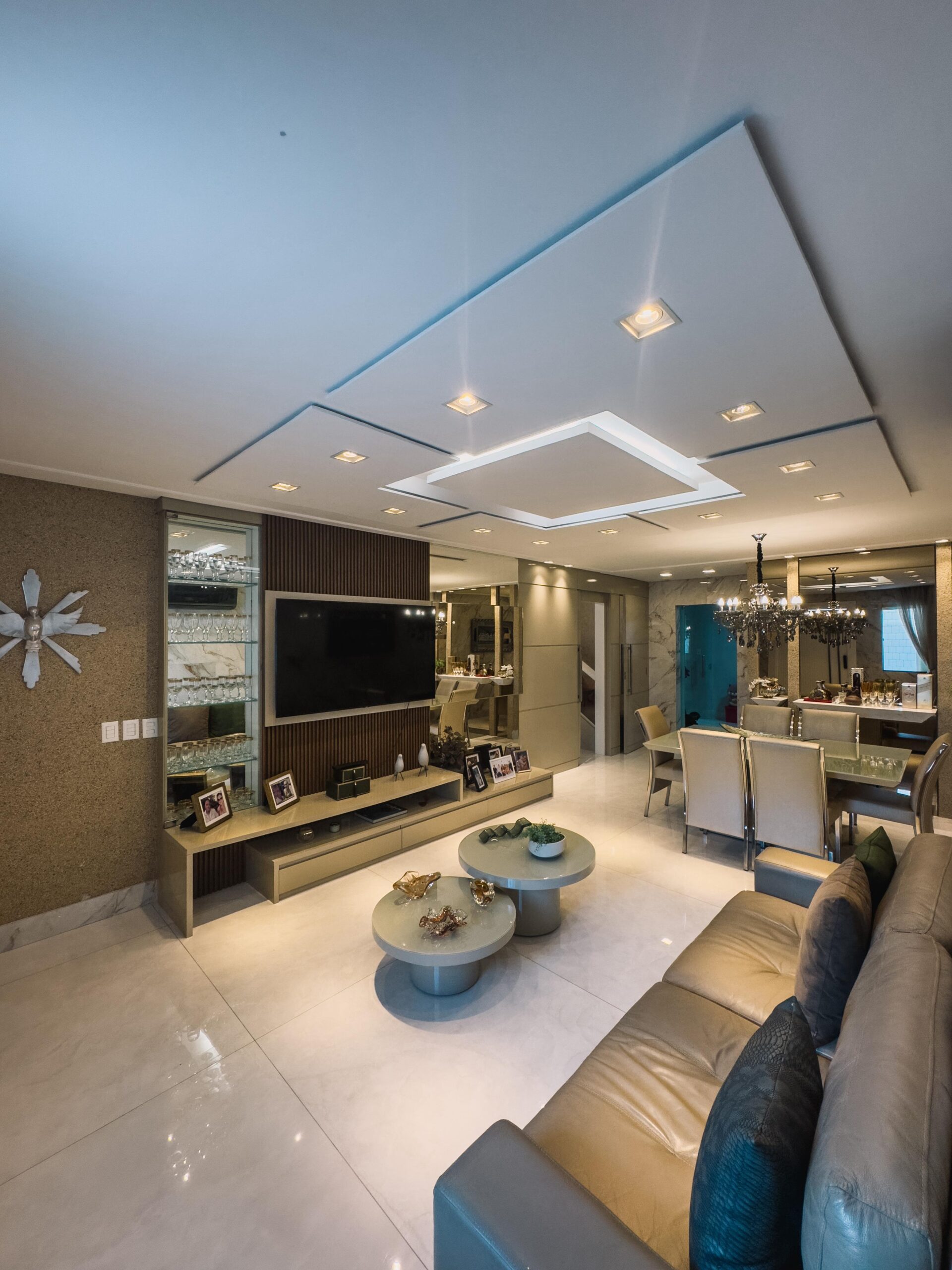 Casa Duplex Exclusiva na Sapiranga | 300 m² | 4 suítes | 6 banheiros | 4 vagas