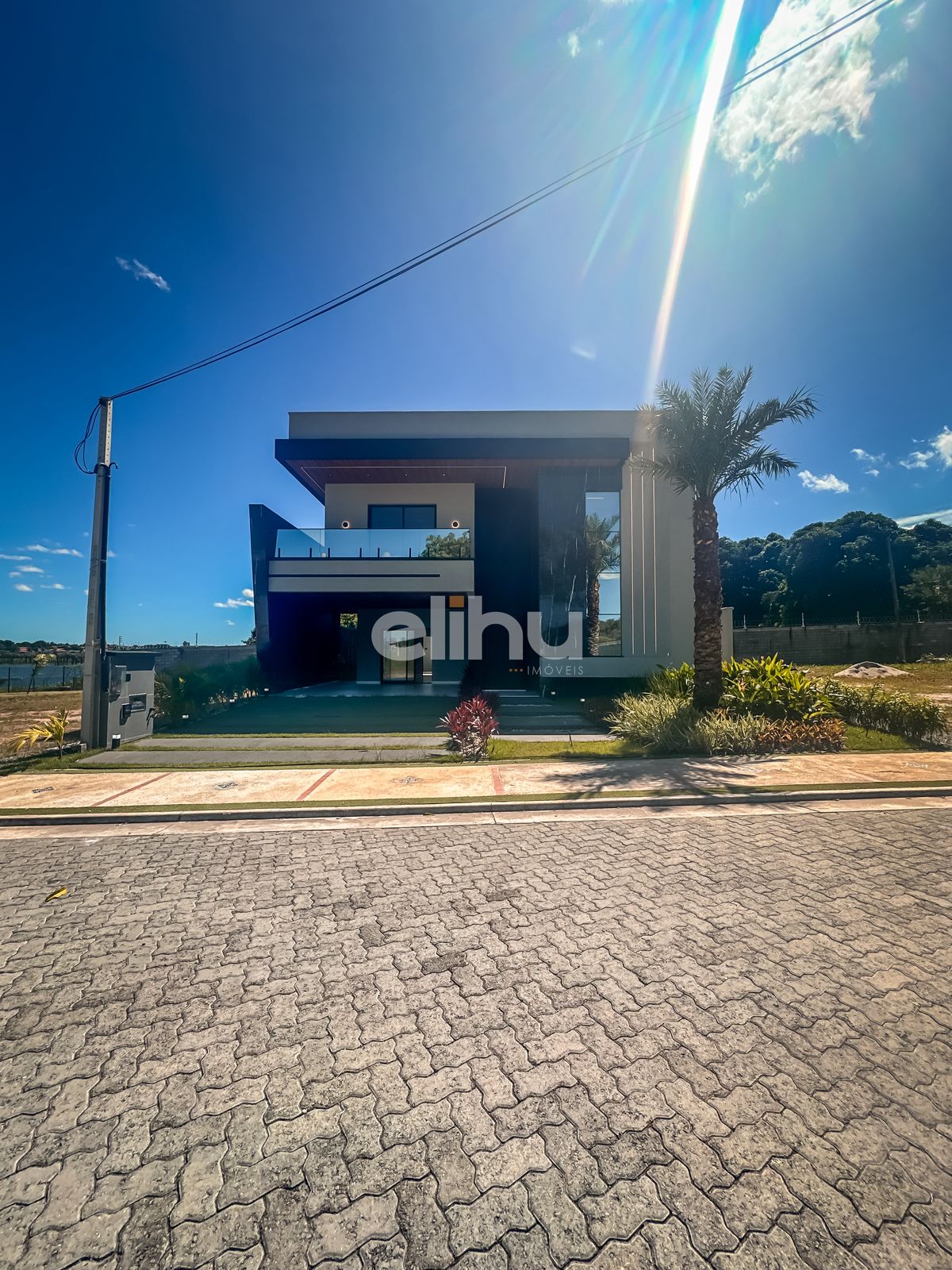 Casa em condomínio no Eusébio com 386m² e 5 suítes